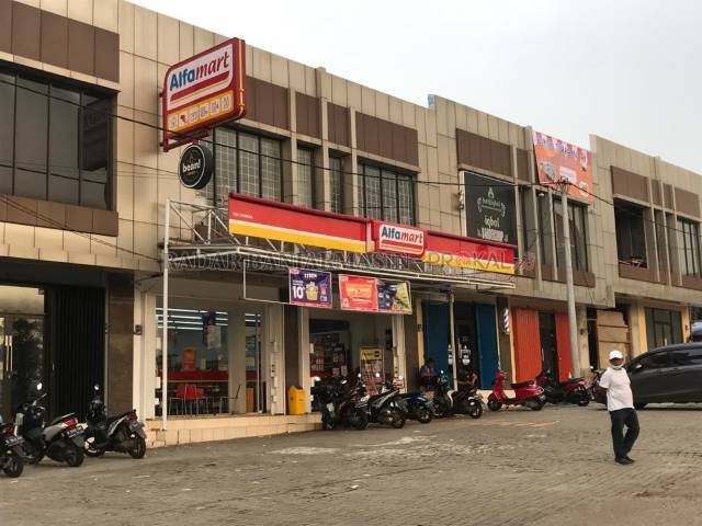 BELUM MASUK: Jaringan minimarket waralaba masih belum masuk di beberapa daerah di hulu sungai.