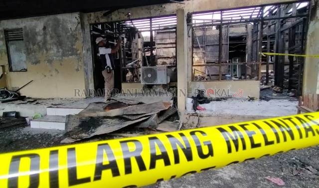 POLICE LINE: Penyebab kebakaran asrama polisi di Kayu Tangi itu masih dalam penyelidikan.