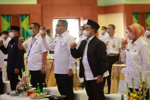 STRATEGIS: Bupati Tanbu HM Zairullah Azhar (dua dari kanan) menghadiri Musrenbang Kalsel di Banjarmasin, Rabu (1/12).