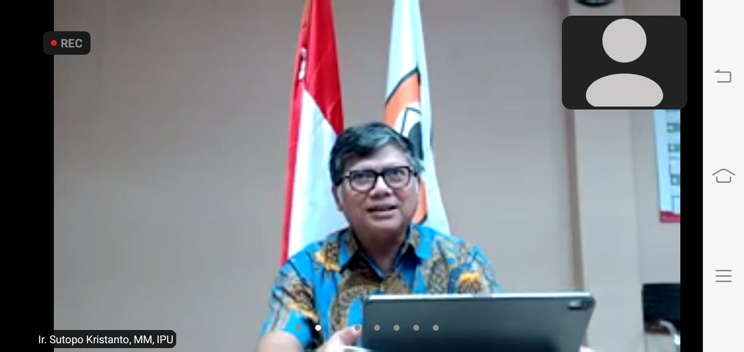VISI MISI: Sutopo menyampaikan pemaparannya terkait masa depan dan eksistensi PII secara virtual kepada pengurus PII Kalsel, Jumat (10/12)
