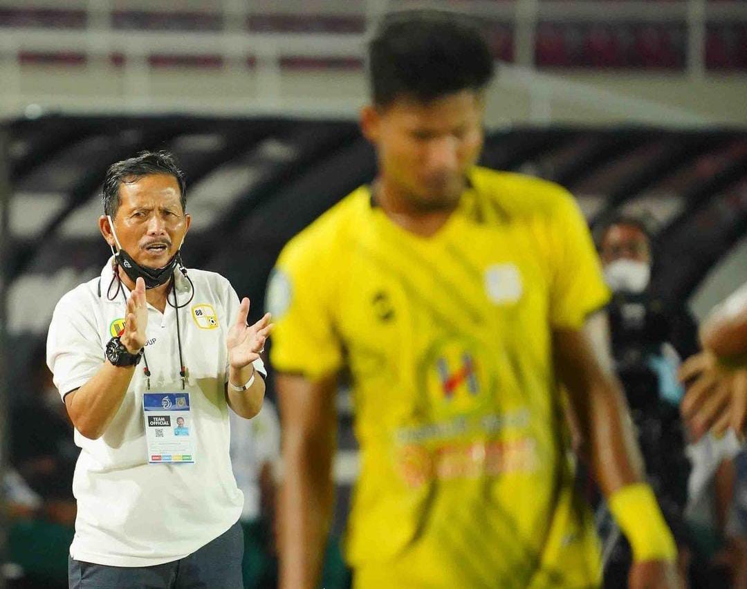 BERPISAH: Akibat rentetan hasil buruk di beberapa laga terakhir Liga 1 musim ini, Barito Putera resmi untuk memutus kontrak pelatihnya, Djajang Nurjaman.