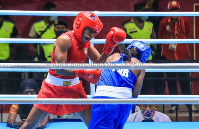 KOMPETISI: Atlet Kalsel berlaga di PON Papua, Oktober lalu. Kalsel sedang menyongsong Porprov XI pada tahun depan. DPRD mempertanyakan dana hibah yang minim. | FOTO: MUHAMMAD IDRIS JIAN SIDIK/RADAR BANJARMASIN