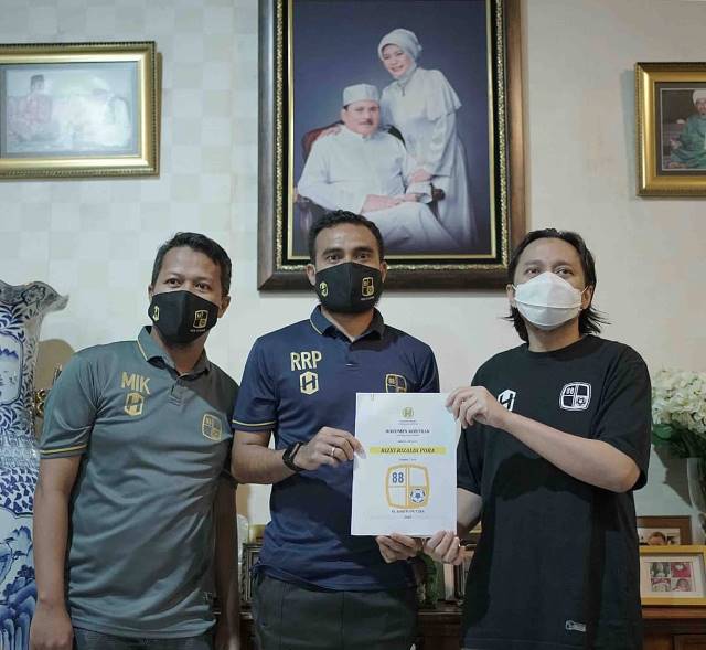 PINDAH TUGAS: Jabatan Manajer Barito Putera yang sebelumnya dipegang Mundari Karya kini beralih ke tangan Ikhsan Kamil yang sebelum menjabat sebagai asisten manajer.