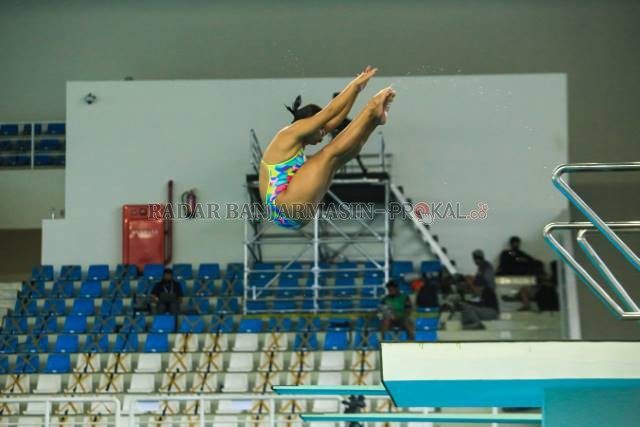 DOMINAN: Para atlet loncat indah yang sebelumnya berlaga di PON XX Papua lalu, mendominasi raihan medali dalam ajang Kejurprov Loncat Indah Kalsel yang digelar Kolam Renang SKB Mulawarman Banjarmasin.