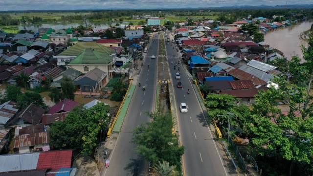 PROYEK TAHUN INI: Jembatan kembar di Martapura Kabupaten Banjar akan mulai dikerjakan pada tahun ini. Pagu yang disiapkan mencapai Rp24 miliar. | FOTO: M OSCAR FRABY/RADAR BANJARMASIN