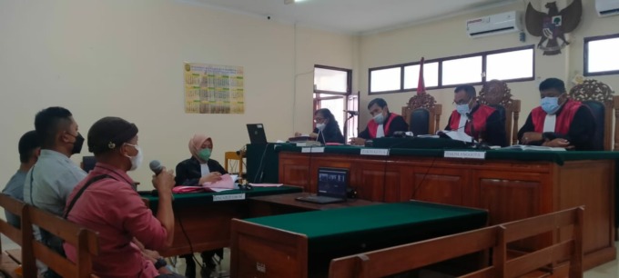 SIDANG: Sidang kasus penipuan yang merugikan prajurit TNI ini menghadirkan dua saksi kunci di Pengadilan Negeri Banjarmasin, (19/1)