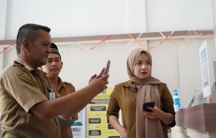ADMINISTRASI: Diskominfo Tanah Bumbu menetapkan sistem pendataan tamu secara digital untuk memaksimalkan pendataan tamu-tamu yang datang ke sana.