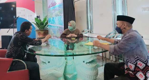 KERJA SAMA: Tim Percepatan Pembangunan Tanah Bumbu saat berdialog di Kemenkraf.