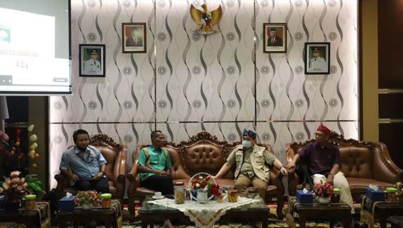 SANTAI: Bupati Tala HM Sukamta menerima kunjungan Direktur Jenderal Ketahanan Perwilayahan dan Akses Industri Internasional pada Kementerian Perindustrian Eko SA Cahyono, Sabtu (5/3).