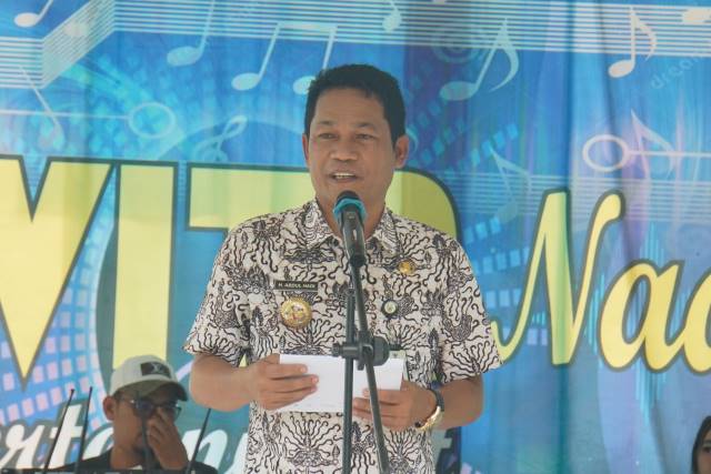 SAMBUTAN: Bupati Balangan, Abdul Hadi saat menghadiri silaturahmi Kepala Desa Se-Kabupaten Balangan. | FOTO: WAHYUDI/RADAR BANJARMASIN.