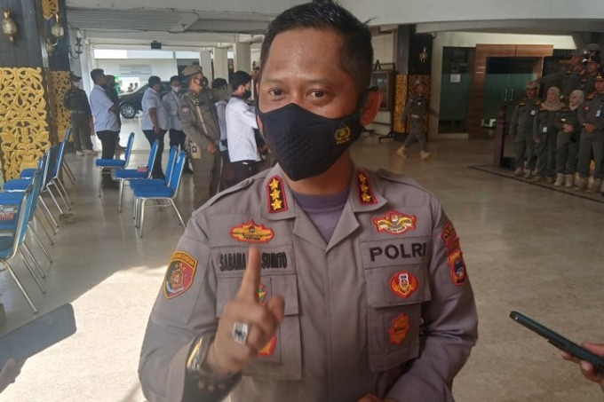 BERI JAMINAN: Kapolresta Banjarmasin, Kombes Pol Sabana Atmojo memastikan kedua oknum itu sudah ditahan.