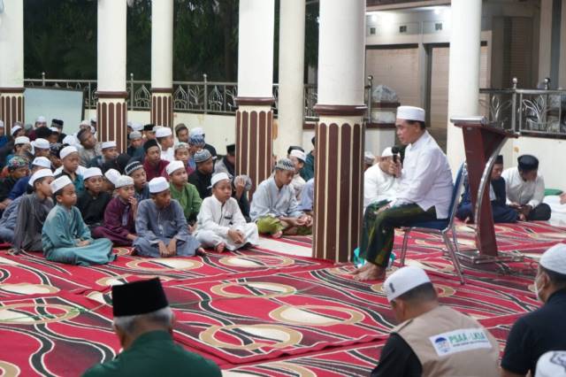 PRESIDEN: Bupati Tanbu, HM Zairullah Azhar, meminta anak-anak mendoakan dirinya, karena telah mengemban amanah baru.