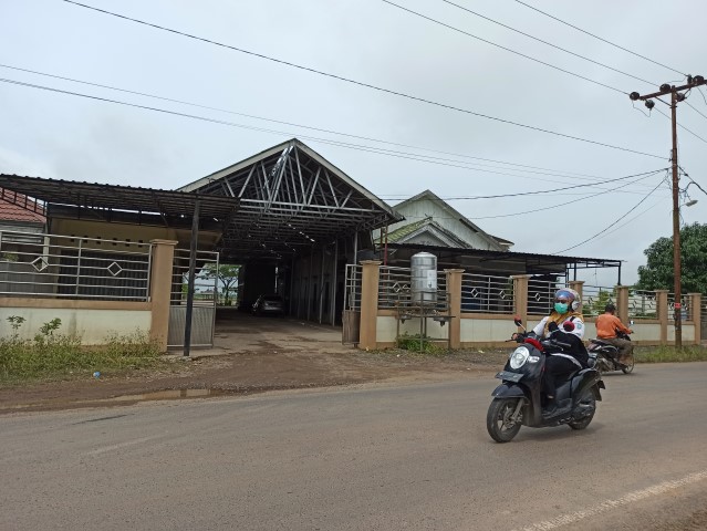 LOKASI HAUL: Gerbang masuk kediaman Paman Birin di Kampung Keramat, Martapura, dipotret kemarin (10/1). FOTO: SUTRISNO/RADAR BANJARMASIN