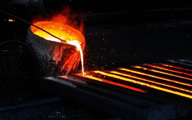 INDUSTRI: Foto ilustrasi peleburan nikel. Di Kalsel, tepatnya di KEK Tanah Bumbu, dibangun smelter nikel. | FOTO: JAWA POS