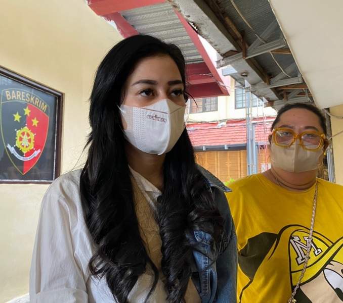 Farah Diba saat memenuhi panggilan Polresta Banjarmasin, beberapa waktu lalu.