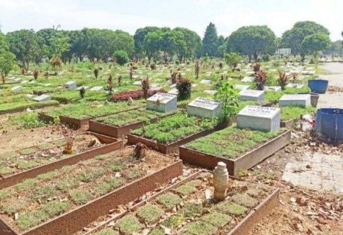 DISURUH MENGURUS IZIN: Lahan pemakaman Guntung Lua di Kecamatan Banjarbaru Selatan. (FOTO: FADLAN ZAKIRI/RADAR BANJARMASIN)