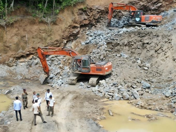 TERULANG LAGI: Temuan alat berat di Desa Tandilang, Batang Alai Timur, HST pada pertengahan Agustus kemarin. | FOTO: DLHP HST
