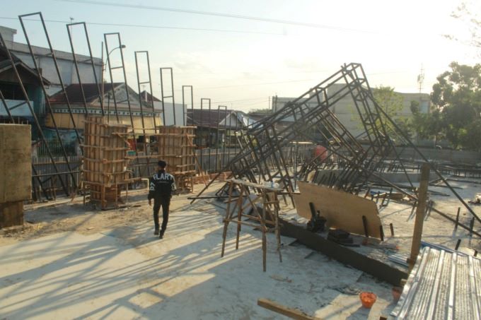 PROGRES : Pembangunan Tugu Nol Kilometer Banjarbaru sudah mencapai 34 persen, Jumat (15/9). | FOTO: BAYU ADITYA RAHMAN/RADAR BANJARMASIN