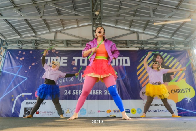 SERU: Poundfit, salah satu olahraga yang kini mulai digandrungi kalangan anak muda.