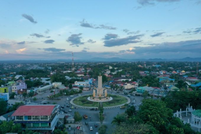 IKON: Suasana Bundaran Simpang Empat Banjarbaru yang menjadi salah satu pusat investasi di Banjarbaru, baru-baru tadi. | FOTO: MEDIA CENTER BANJARBARU UNTUK RADAR BANJARMASIN