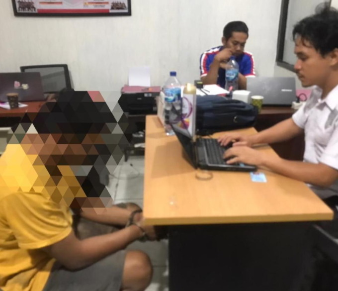 HA (39) pelaku penganiayaan ibu dan adik kandung diamankan kepolisian.