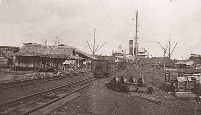 Jalur Kereta di Pertambangan Batu Besar, Pulau Laut Tahun 1920-an. | Foto: Koleksi KITLV