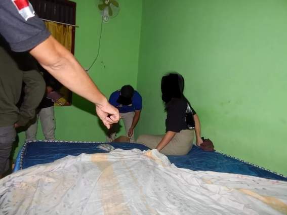 GEREBEK: Tiga pasangan bukan pasutri digerebek Satpol PP Banjarbaru, Sabtu (4/11) malam, di penginapan dan hotel di Banjarbaru. (SATPOL PP BANJARBARU UNTUK RADAR BANJARMASIN)