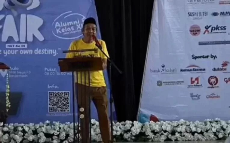 Kepala Dinas Pendidikan dan Kebudayaan (Disdikbud) Kalsel, Muhammadun diduga melakukan kampanye terselubung. Videonya viral di media sosial (Foto: Tangkapan Layar)
