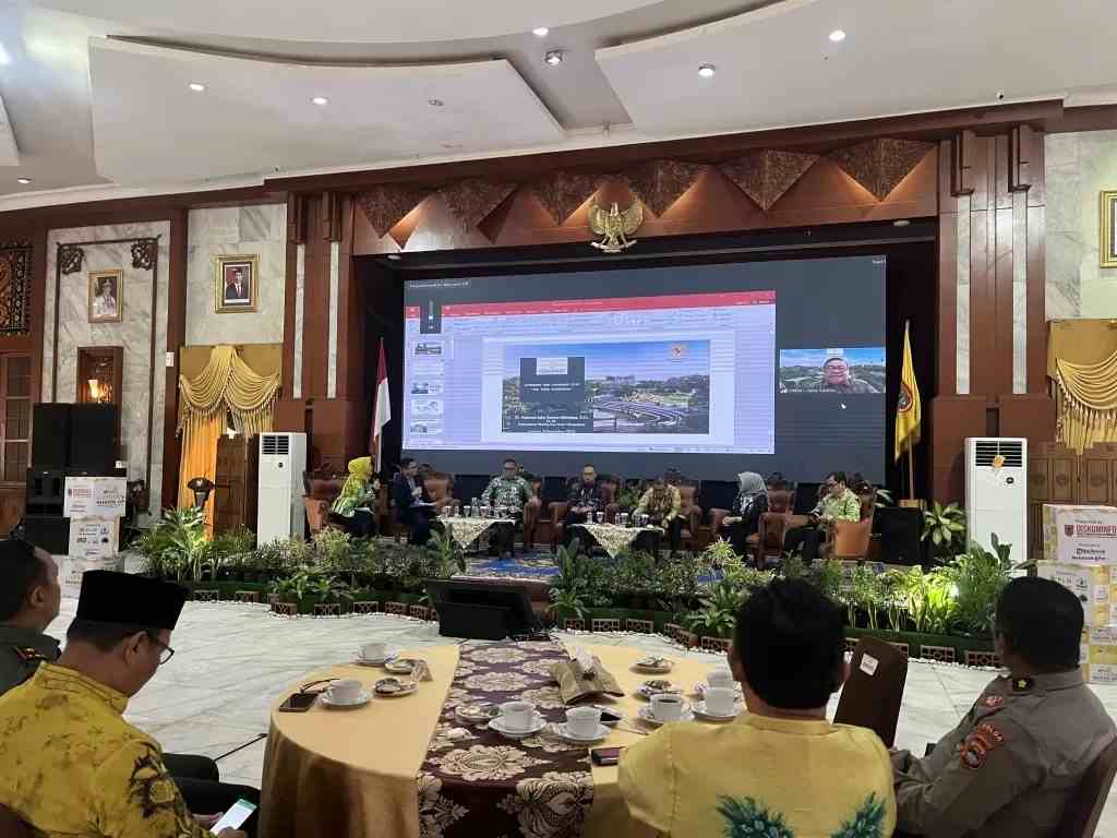 Simposium dengan bahasan konektivitas dan sinergitas Kalimantan dalam persiapan IKN di Mahligai Pancasila Banjarmasin, Kamis (9/11).