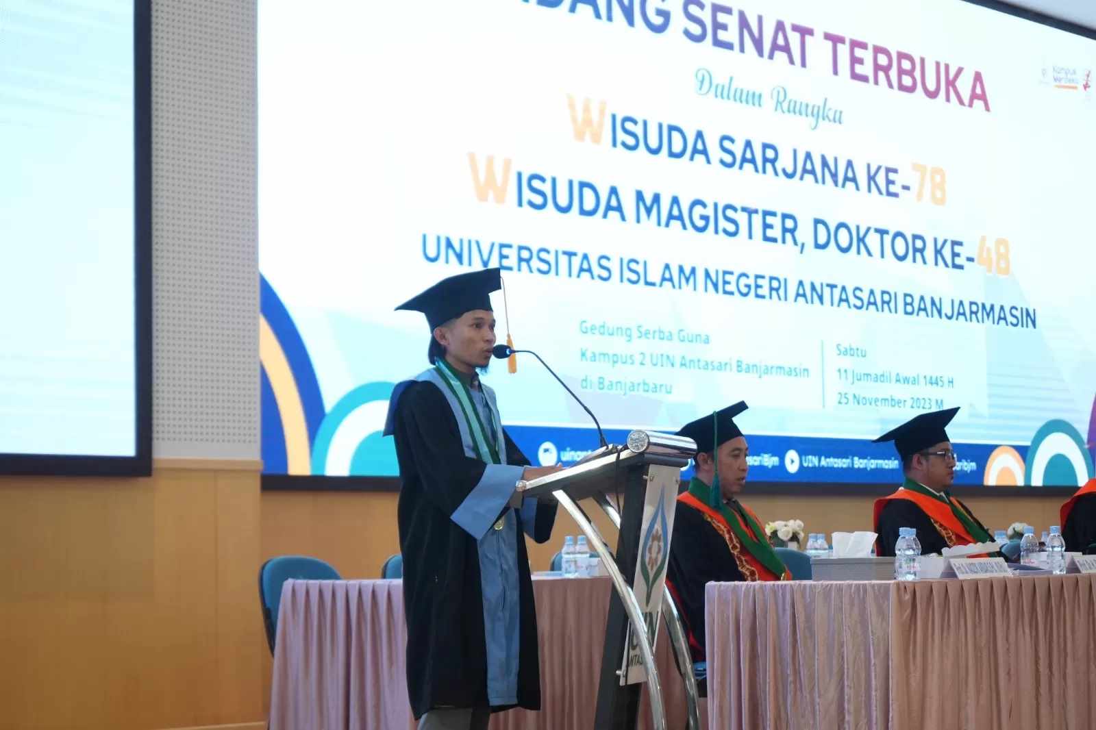 SARJANA - Mohd Quizier Bin Ahmad, S.Ag. Wisudawan dari Malaysia saat memberikan sambutan