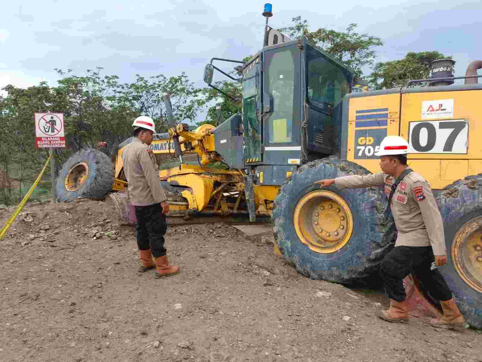 KECELAKAAN KERJA: Inilah grader yang membunuh Joni, karyawan PT Abadi Jaya Laxmindo (AJL). (FOTO HUMAS POLREST KOTABARU)