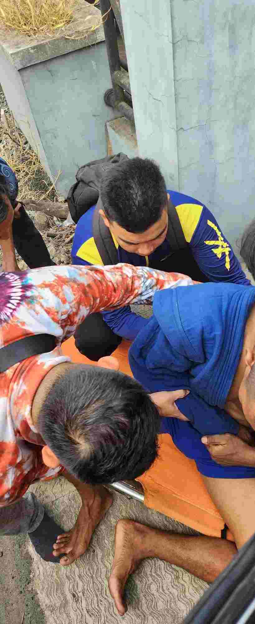 CEDERA: Rahmansyah atlet Sambo Kabupaten Tapin yang cedera saat bertanding di final melawan atlet Sambo Kabupaten Barito Kuala.