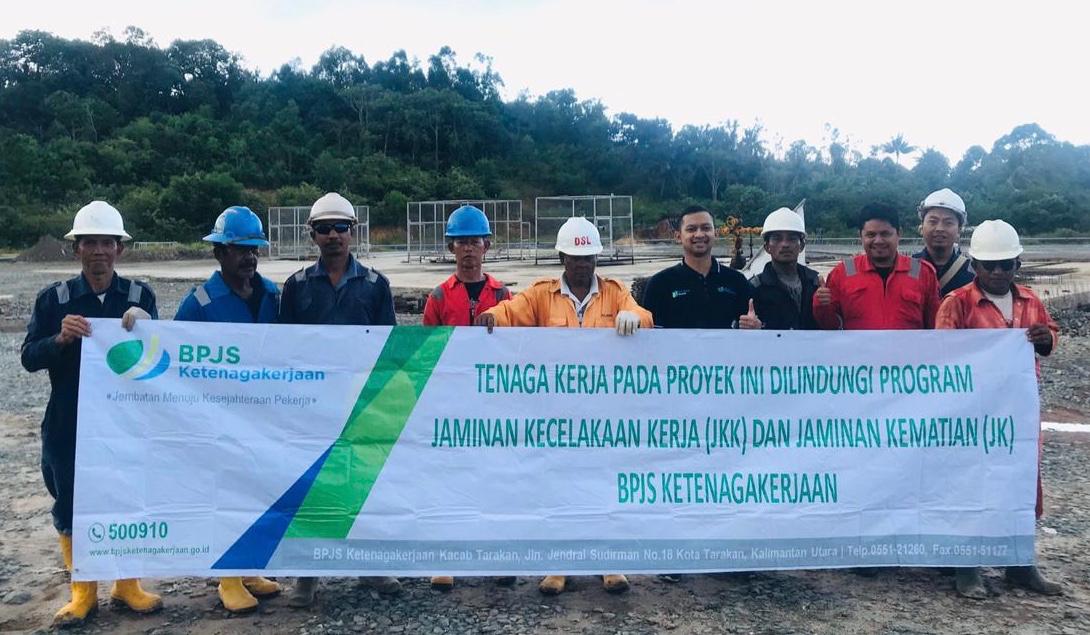 PROGAM: Para Pekerja Proyek Jasa Konstruksi PT. Dian Sarana Lestari yang berlokasi di Pulau Bunyu telah dilindungi program Jaminan Kecelakaan Kerja (JKK), dan Jaminan Kematian (JKM) BPJS Ketenagakerjaan. FOTO: IST