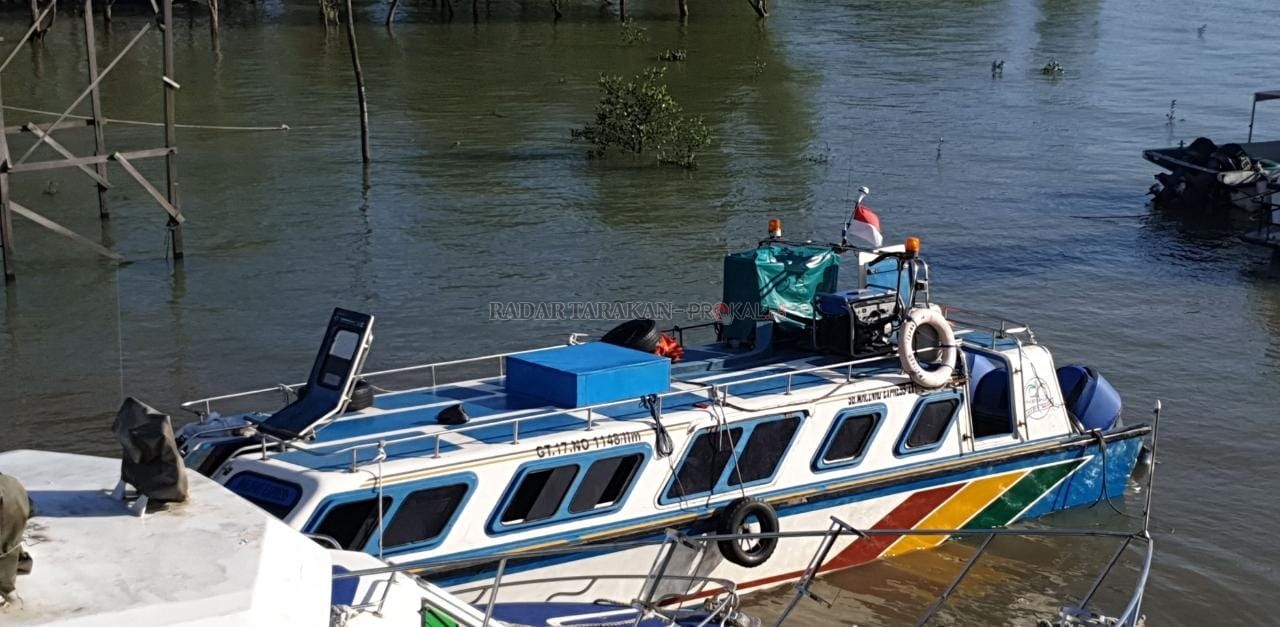 AKAN DIPERIKSA: Speedboat Malinau Express IX berada di KSOP Kelas III Tarakan, Senin (20/1) rencananya hari ini (21/1) akan dilakukan pemeriksaan terkait kerusakannya.