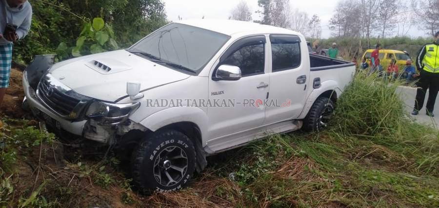 Mobil yang mengalami kecelakaan dan mengakibatkan korban jiwa.