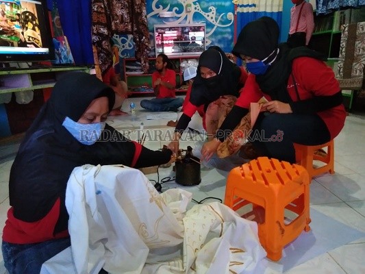 TERDAMPAK: Usaha mikro kecil menengah (UMKM) merupakan salah satu sumber pendapatan negara, namun di tengah pandemi Covid-19 pelaku UMKM seluruh Indonesia mengalami kesulitan./DOK