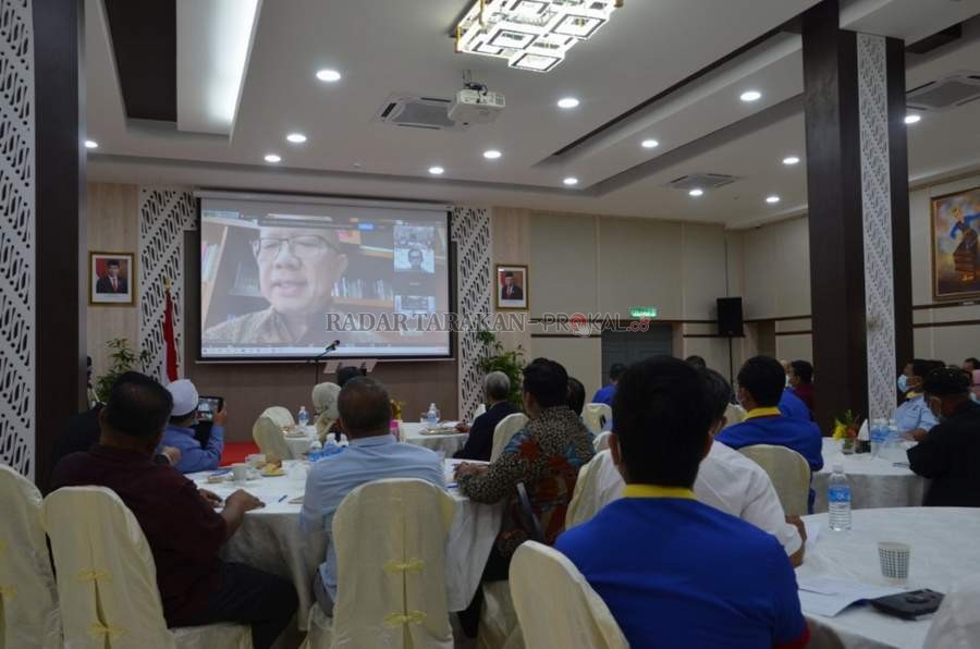 Memfasilitasi para pengusaha Malaysia di Sabah agar berminat berinvestasi di Indonesia, KRI Tawau menggelar seminar Indonesia’s Investment Potential di Dewan KRI Tawau, Kamis (3/9).