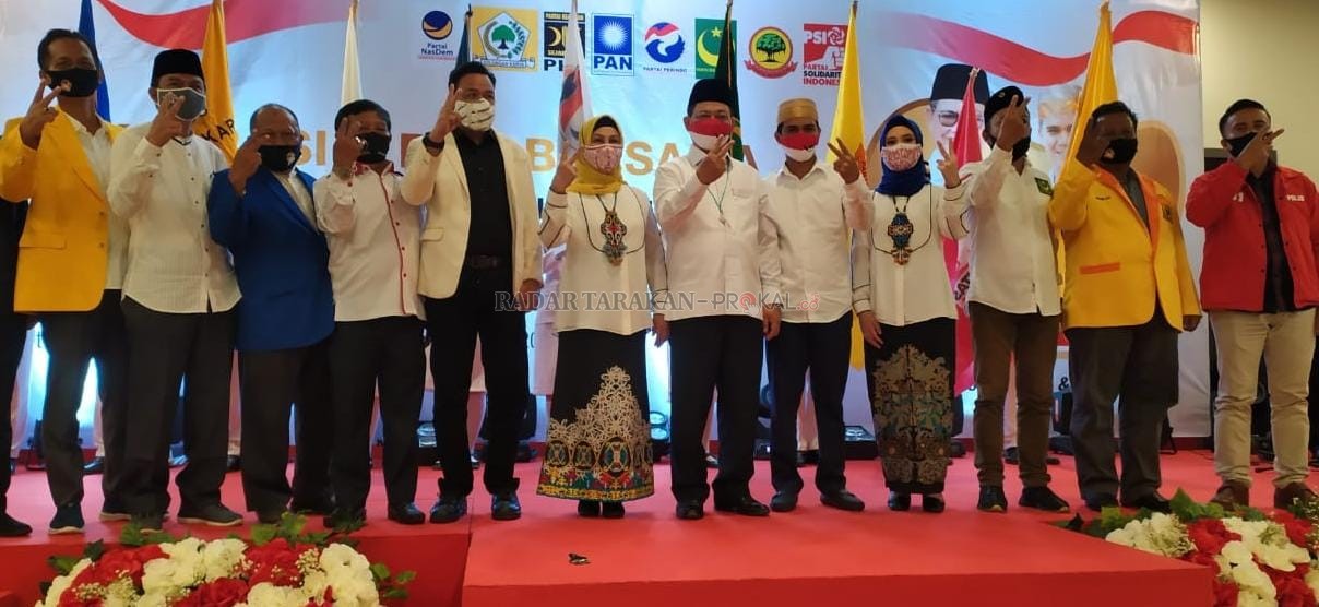 LANJUTKAN: Pasangan Bacalon Gubernur dan Wakil Gubernur beserta Parpol Pengusung menghadiri Deklarasi dan Dia Bersama IRAW./ IFRANSYAH/RADAR TARAKAN