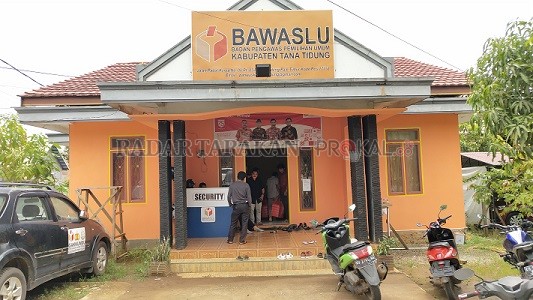 ADA SANKSI TEGAS: Bawaslu Kabupaten Tana Tidung, tegaskan kepada seluruh ASN, akan ada sanksi tegas bagi ASN yang tidak Netral jelang Pilkada, Jumat (11/9)./RIKO / RADAR TARAKAN