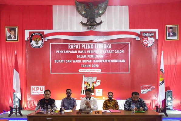 RAPAT PLENO: Rapat pleno terbuka rekapitulasi DPHP dan penetapan DPS dilakukan di KPU Nunukan, Minggu (13/9) kemarin./KPU NUNUKAN