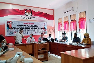 PENEPATAN PASLON: KPU Kabupaten Malinau menetapkan tiga paslon pada hari rabu (24/9) di Kantor KPU Kabupaten Malinau./AGUSSALAM SANIP/RADAR TARAKAN