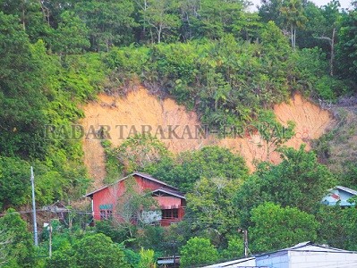Meski pernah mengalami musibah tanah longsor, namun beberapa korban masih enggan untuk pindah. Rasa ketakutan dan trauma masih dialami. Tapi lokasi tersebut merupakan satu-satunya tempat tinggal para korban. Seolah tak punya pilihan menetap.