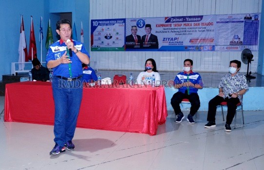 BAWA PERUBAHAN: Cawagub Provinsi Kaltara nomor urut 3 Dr. Yansen TP, M.Si pada saat kampanye tatap muka dan dialog bersama warga Malinau Kota, di BPU Malinau Kota, Rabu malam (28/10) menegaskan bahwa pasangan Zainal-Yansen akan membawa perubahan bagi Kalt