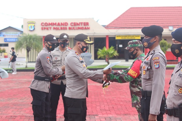 SIAPSIAGA: Wakapolres Bulungan Kompol Roberto Asfrianza saat memimpin Apel Kesiapsiagaan Tanggap Bencana 2020 di pelataran Mapolres Bulungan./POLRES BULUNGAN