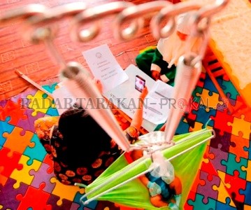 MASA PANDEMI: Sistem BDR yang berlaku di sekolah semua tingkatan masih berjalan dengan cukup baik. Pihak Disdikbud Kaltara pun menekankan terhadap para pengajar agar jangan menekan pelajar dengan tugas yang berat./RACHMAD RHOMADHANI/RADAR KALTARA