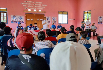 BUTUH PERHATIAN: Cagub Kaltara nomor urut 3 Drs H. Zainal Arifin Paliwang, S.H, M.Hum melakukan kampanye dan dialog di perbatasan Kecamatan Tulin Onsoi yakni Desa Salang dan Sekikilan dan prihatin melihat kondisi di wilayah tersebut.