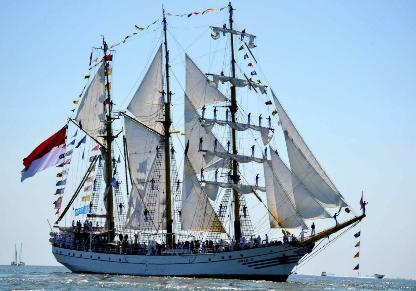 TIBA DI TARAKAN : Direncanakan besok (23/3) KRI Dewaruci dan KRI Surabaya-591 akan tiba di dermaga Lantamal XIII Tarakan. LANTAMAL XIII TARAKAN FOR RADAR TARAKAN
