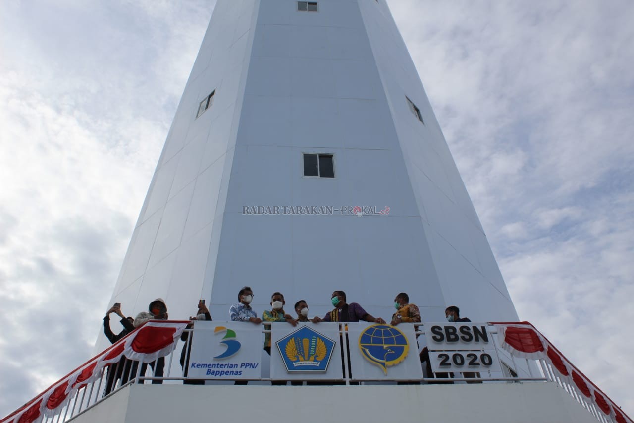 DESTINASI BARU: Mercusuar Tanjung Batu akan menjalankan sejumlah peran selain alat navigasi perhubungan laut. Pemkot dan Ditjen Perhubungan Laut akan mengelola lokasi ini menjadi objek wisata baru. AGUS DIAN ZAKARIA/RADAR TARAKAN