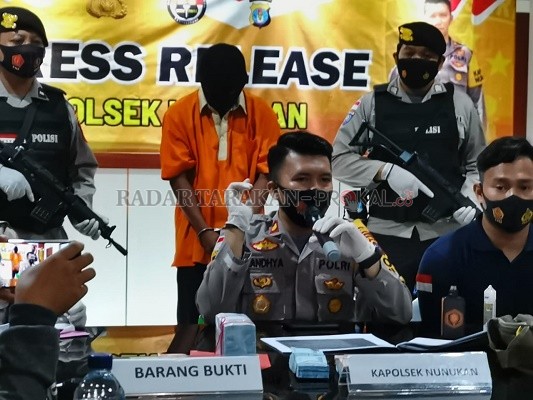 KONFERENSI PERS: Polsek Nunukan ungkap pelaku pencurian uang mencapai Rp 160 juta. RIKO ADITYA/RADAR TARAKAN