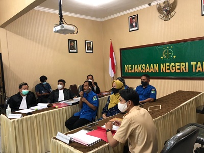 HADIRKAN SAKSI: Sejumlah saksi yang dihadirkan JPU dalam sidang lanjutan dugaan korupsi PDAM, Senin (12/4)./DOKUMENTASI KEJARI TARAKAN